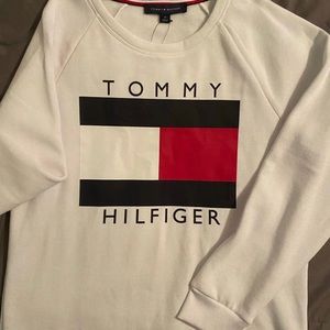 NWT Tommy Hilfiger sweatshirt